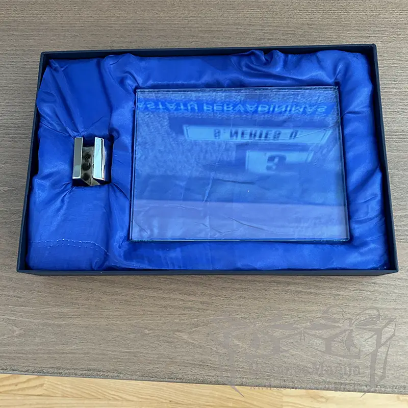 Stikla rāmis ar jūsu fotogrāfiju 19x14_x1cm horizontāli 1 Stikla rāmis ar jūsu fotogrāfiju 19x14_x1cm horizontāli