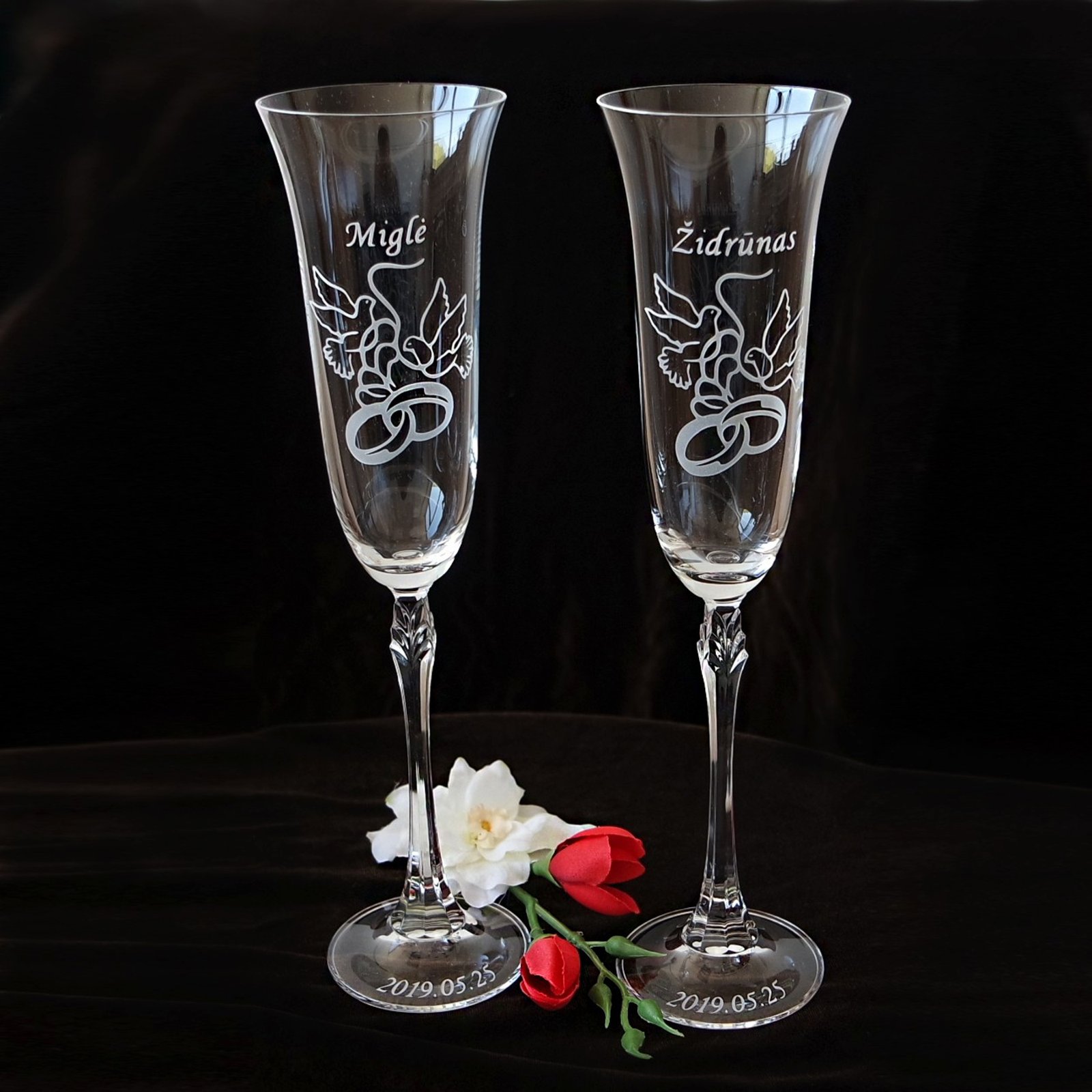 Glāzes ar gravējumu 2 gab. 2 Glāzes ar gravējumu 2 gab.