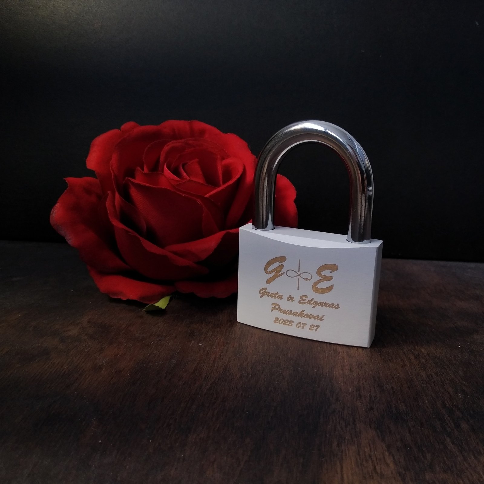 Grawerowany zamek na ślub 1 Grawerowany zamek na ślub